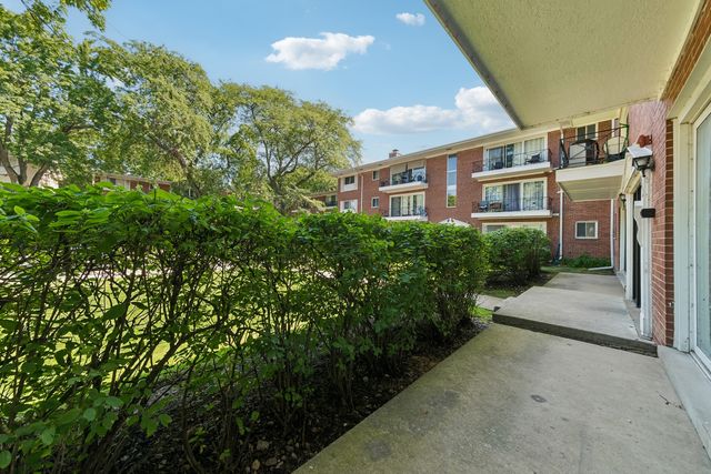 10111 Old Orchard Court 102, Skokie, IL 60076