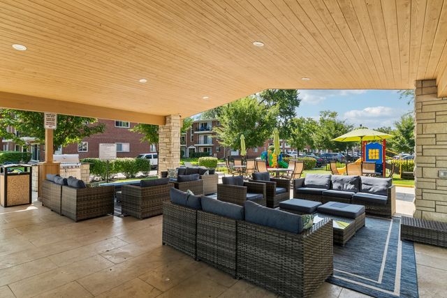 10111 Old Orchard Court 102, Skokie, IL 60076