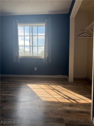 8287 Wren RD, Fort Myers, FL 33967