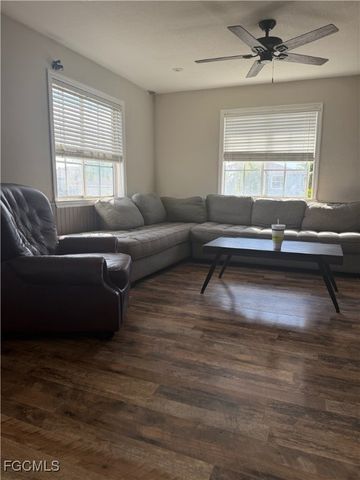 8287 Wren RD, Fort Myers, FL 33967