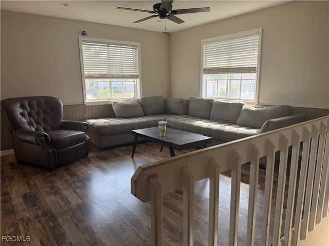 8287 Wren RD, Fort Myers, FL 33967