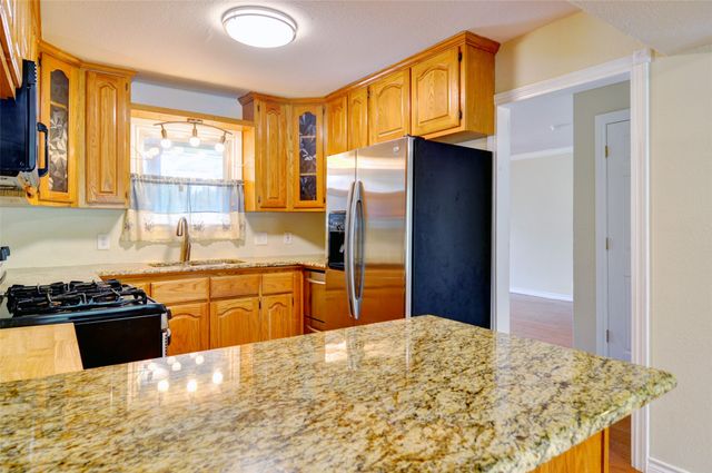 1110 Wade Hampton Street, Benbrook, TX 76126