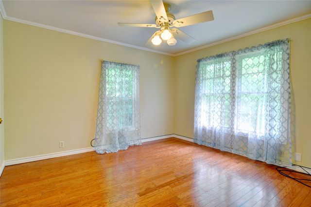 1110 Wade Hampton Street, Benbrook, TX 76126