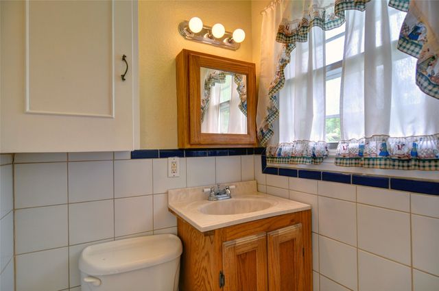 1110 Wade Hampton Street, Benbrook, TX 76126