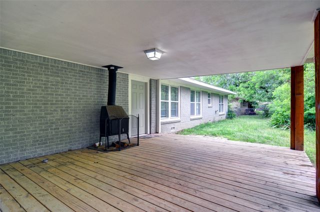 1110 Wade Hampton Street, Benbrook, TX 76126