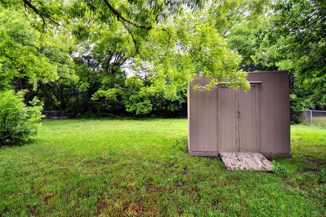 1110 Wade Hampton Street, Benbrook, TX 76126