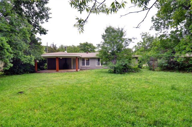 1110 Wade Hampton Street, Benbrook, TX 76126