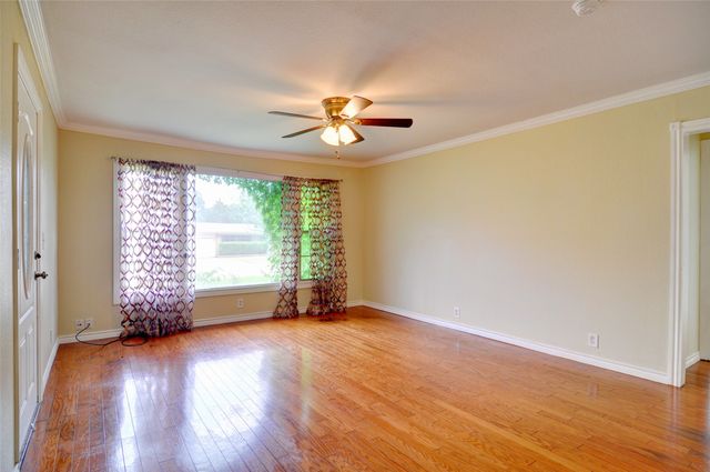 1110 Wade Hampton Street, Benbrook, TX 76126