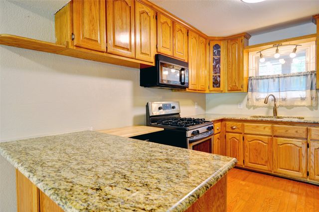 1110 Wade Hampton Street, Benbrook, TX 76126