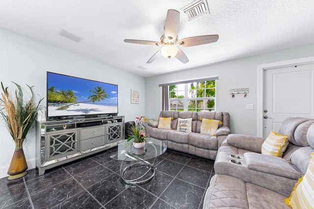 9159 Honeywell Road, Lake Worth, FL 33467