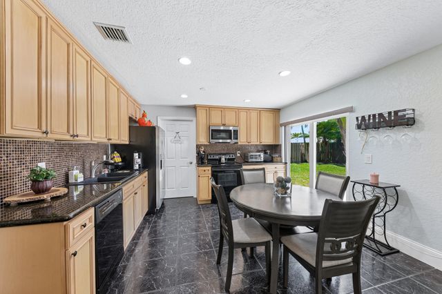 9159 Honeywell Road, Lake Worth, FL 33467