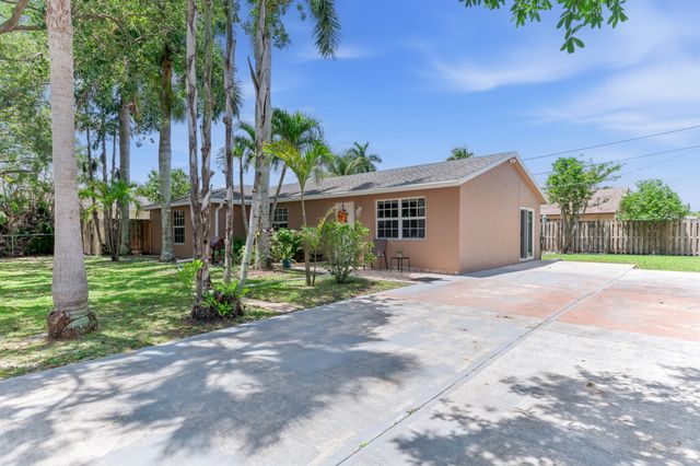 9159 Honeywell Road, Lake Worth, FL 33467