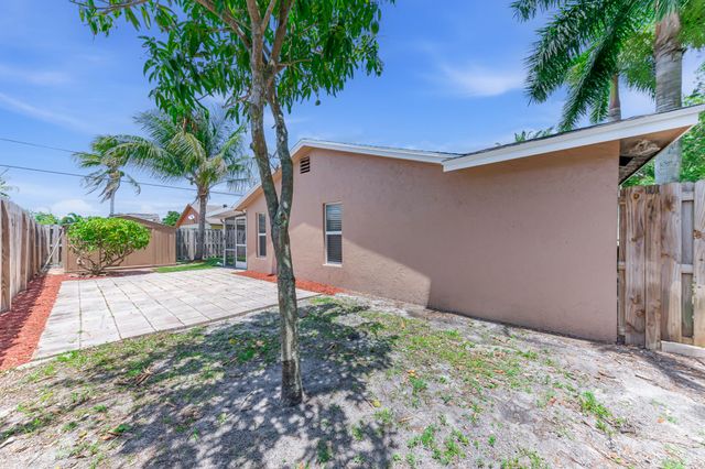 9159 Honeywell Road, Lake Worth, FL 33467