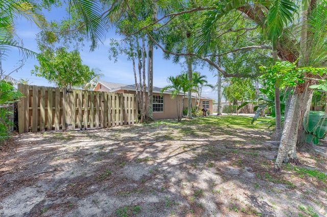9159 Honeywell Road, Lake Worth, FL 33467