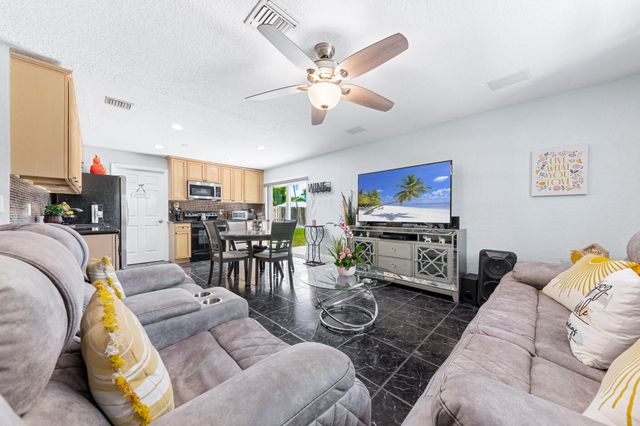 9159 Honeywell Road, Lake Worth, FL 33467