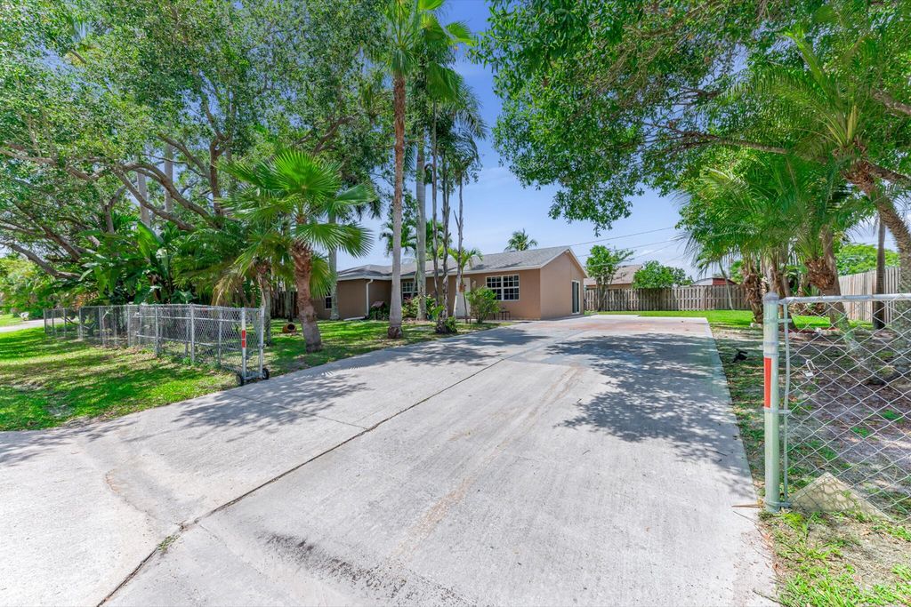 9159 Honeywell Road, Lake Worth, FL 33467