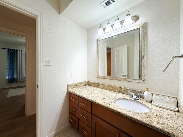 2255 Braeswood Park Drive 117, Houston, TX 77030