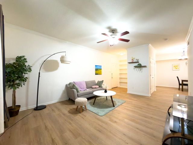 2255 Braeswood Park Drive 117, Houston, TX 77030