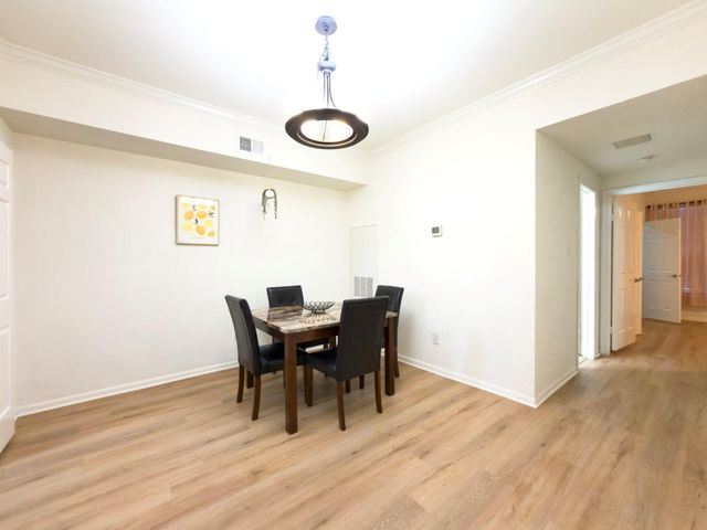 2255 Braeswood Park Drive 117, Houston, TX 77030