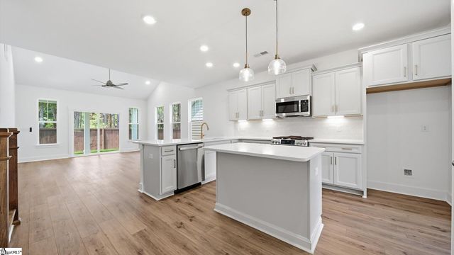 114 Canyon Creek Way, Fountain Inn, SC 29644