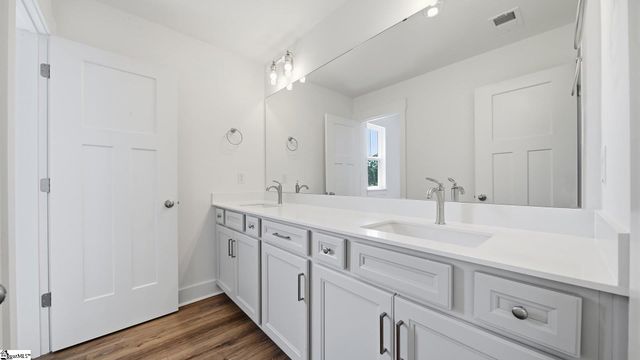 114 Canyon Creek Way, Fountain Inn, SC 29644