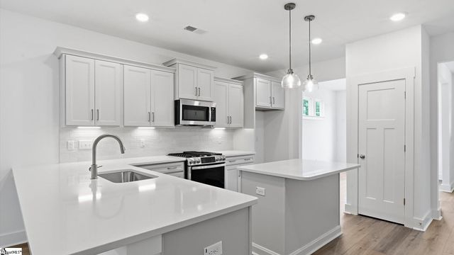114 Canyon Creek Way, Fountain Inn, SC 29644