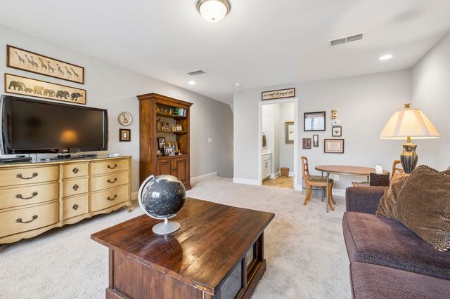 1442 Woodside Dr, Lebanon, TN 37087