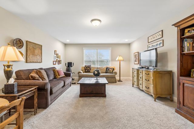 1442 Woodside Dr, Lebanon, TN 37087