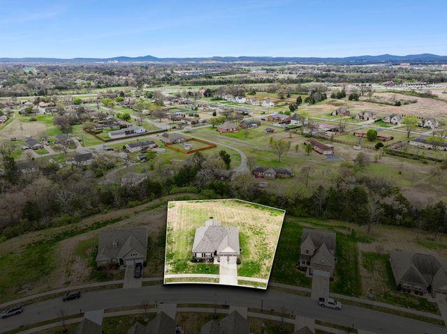 1442 Woodside Dr, Lebanon, TN 37087