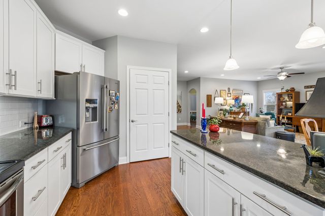 1442 Woodside Dr, Lebanon, TN 37087