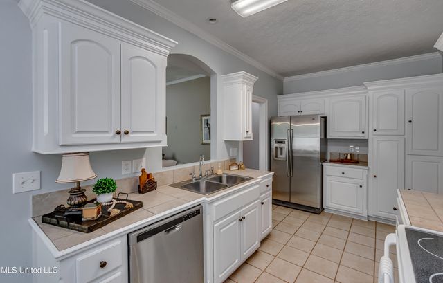 430 Stoneybrook Drive, Brandon, MS 39042