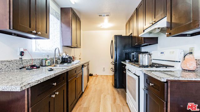 586 San Dimas Street, Hemet, CA 92545