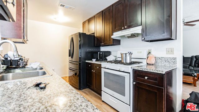 586 San Dimas Street, Hemet, CA 92545