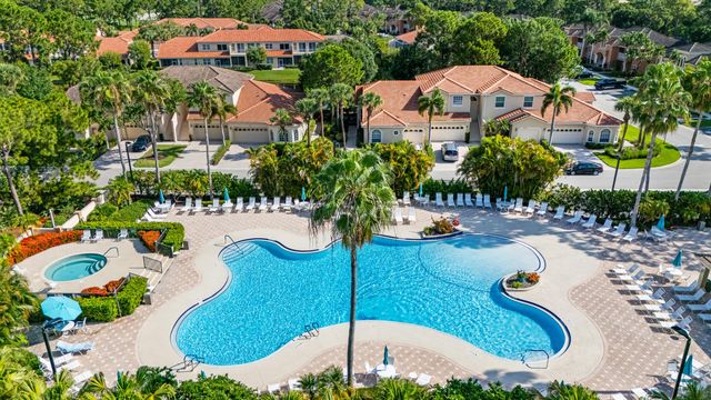 8132 Carnoustie Place, Port St. Lucie, Port St Lucie, FL 34986