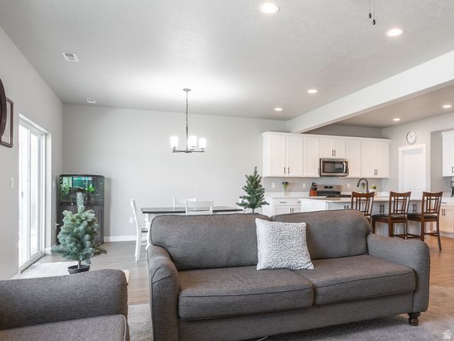 3106 W 3150 N, Plain City, UT 84404