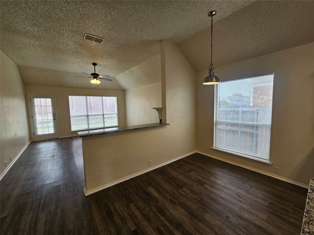 7851 Orland Park Circle, Fort Worth, TX 76137