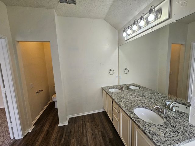 7851 Orland Park Circle, Fort Worth, TX 76137