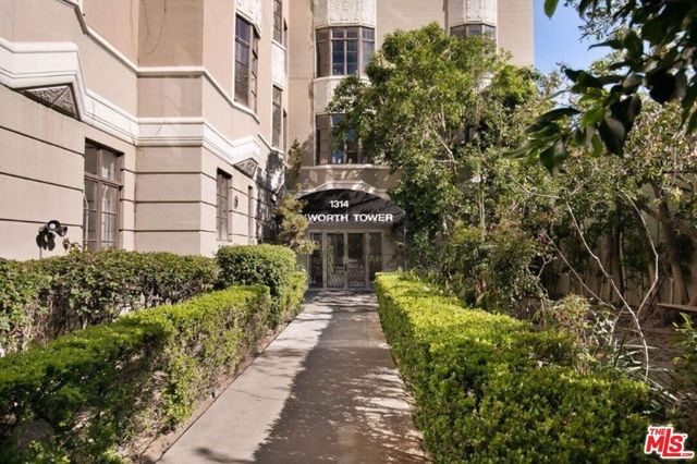 1314 N HAYWORTH Avenue 302, West Hollywood, CA 90046
