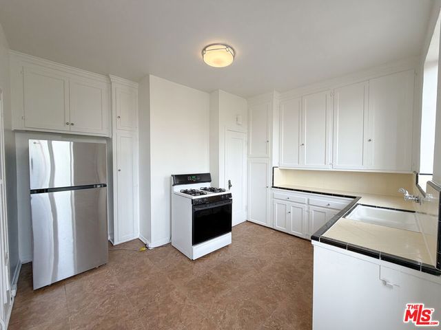 1314 N HAYWORTH Avenue 302, West Hollywood, CA 90046