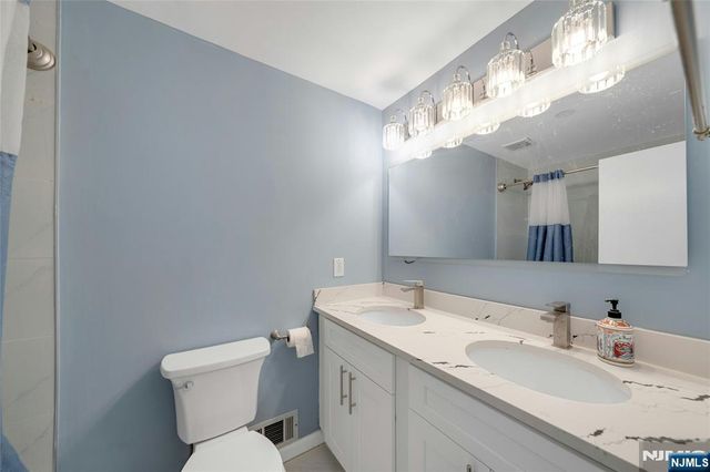 162 Grove Avenue, Verona, NJ 07044