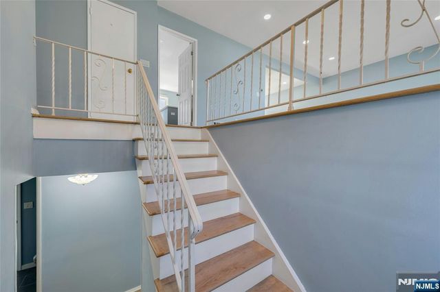 162 Grove Avenue, Verona, NJ 07044