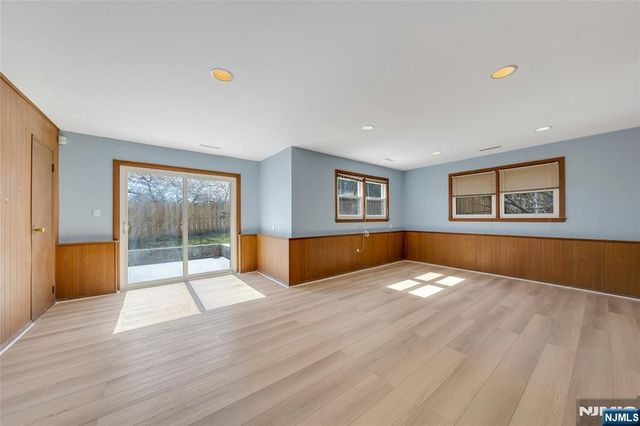 162 Grove Avenue, Verona, NJ 07044