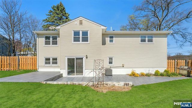 162 Grove Avenue, Verona, NJ 07044