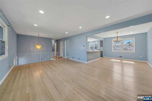 162 Grove Avenue, Verona, NJ 07044