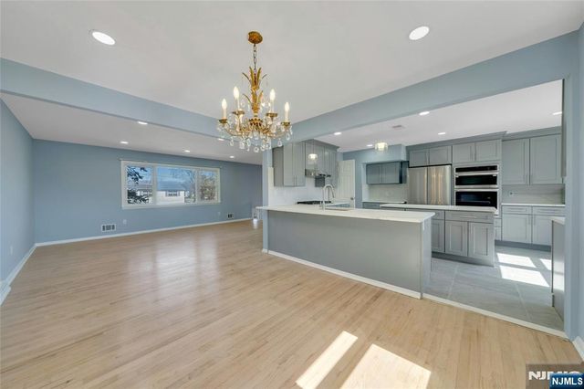 162 Grove Avenue, Verona, NJ 07044