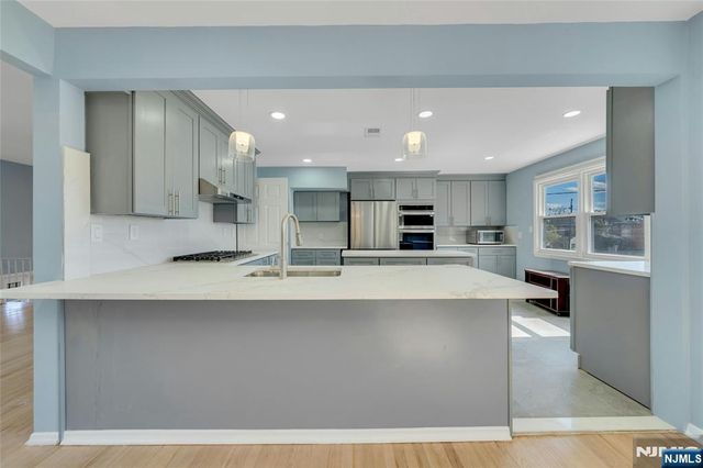 162 Grove Avenue, Verona, NJ 07044