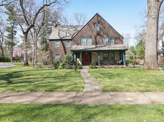 20 Brittany Rd, Longmeadow, MA 01106