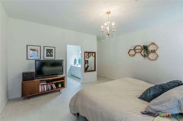 700 Arrowhead Drive, Salado, TX 76571