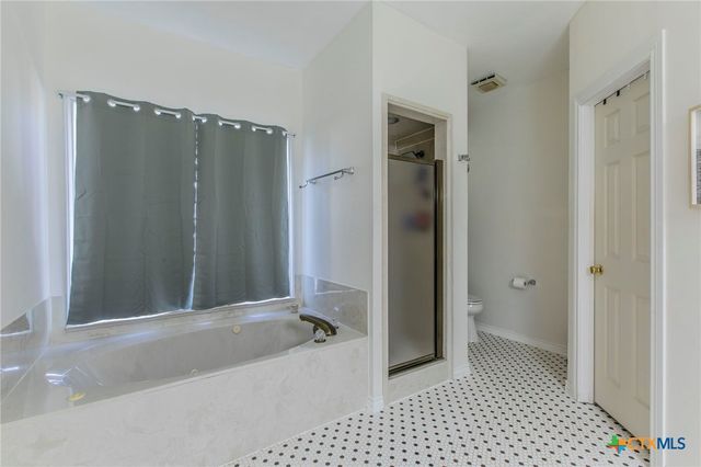 700 Arrowhead Drive, Salado, TX 76571