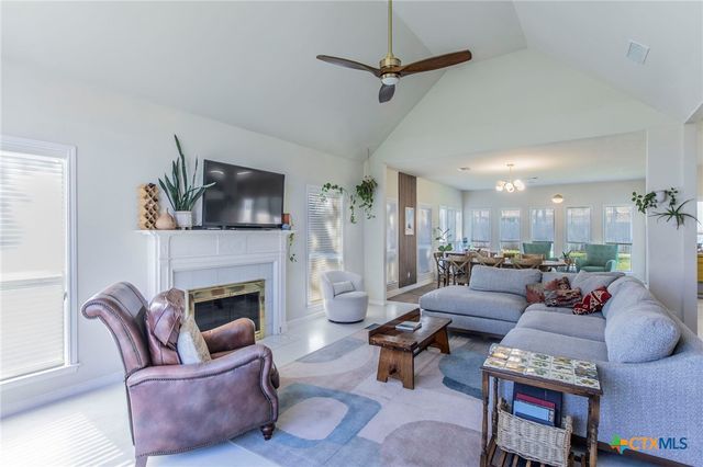 700 Arrowhead Drive, Salado, TX 76571